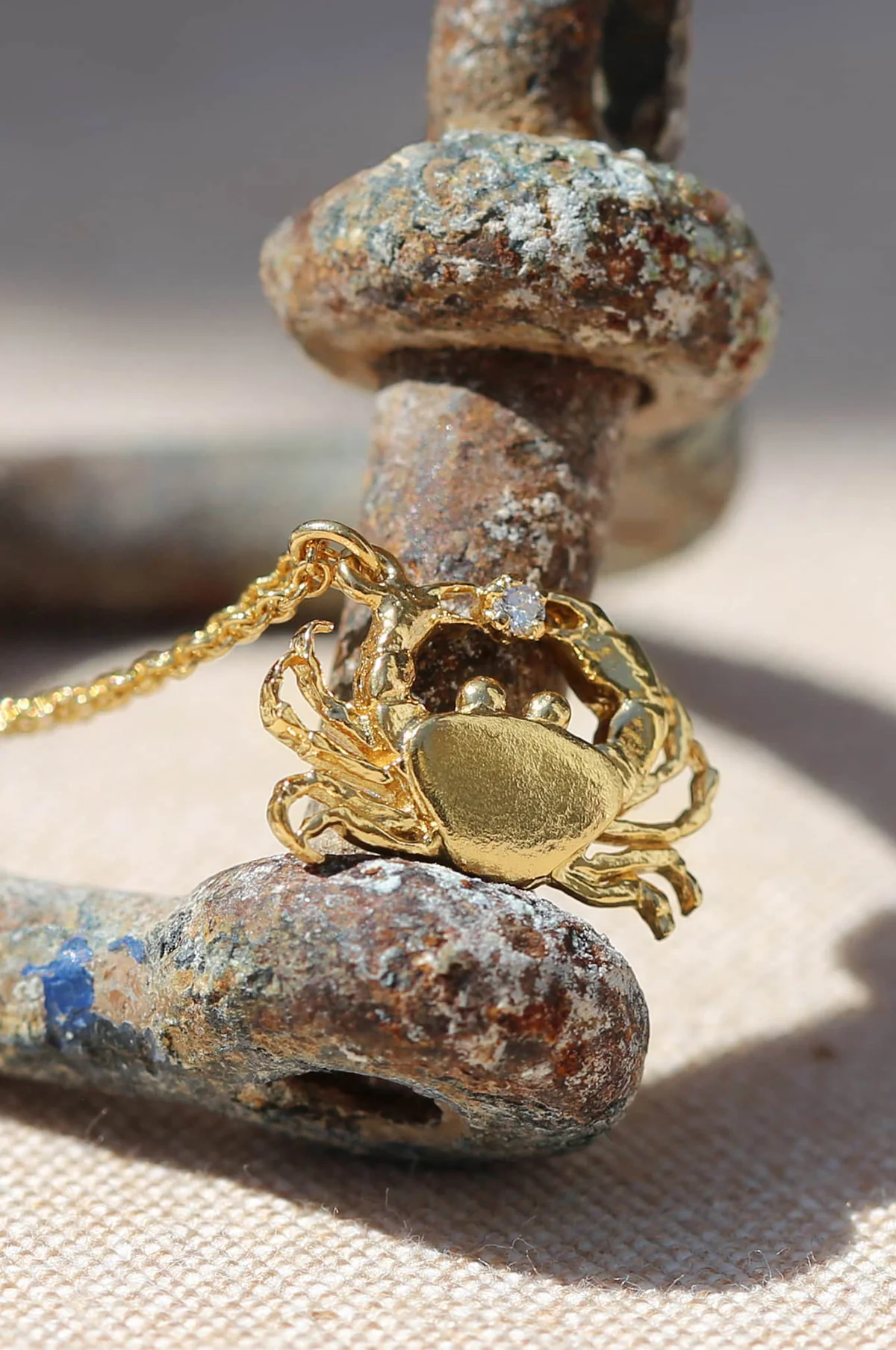 A.M. Cheeky Crab Necklace with Diamond Gold - Image 3