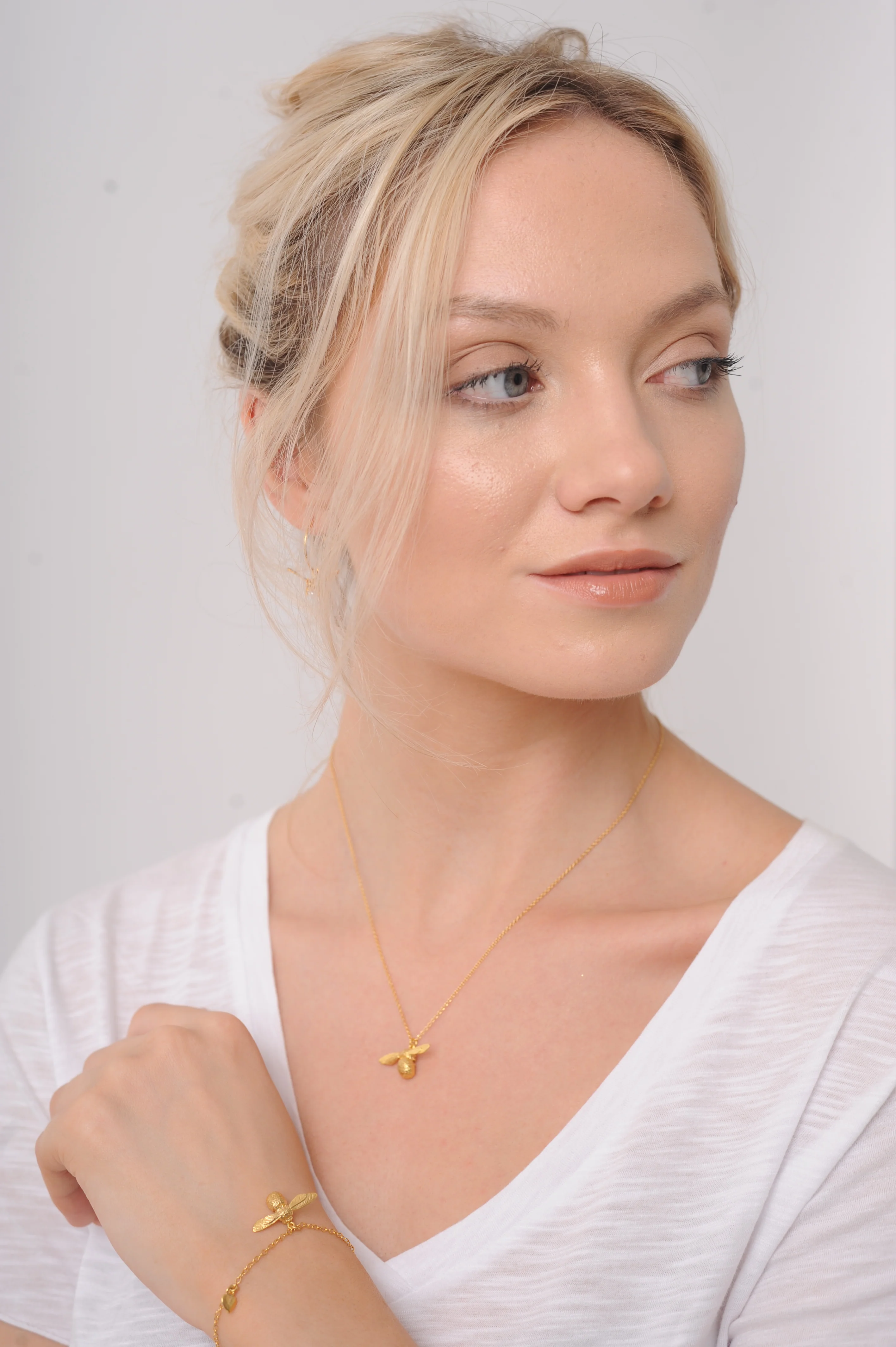 Baby Bee Necklace Gold Plate - Image 2