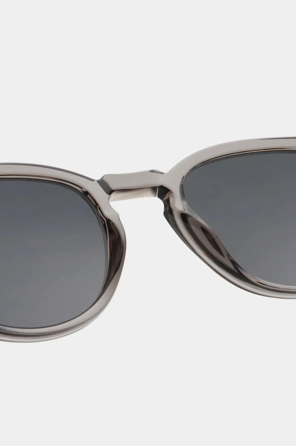 Bate Sunglasses Grey Transparent - Image 4