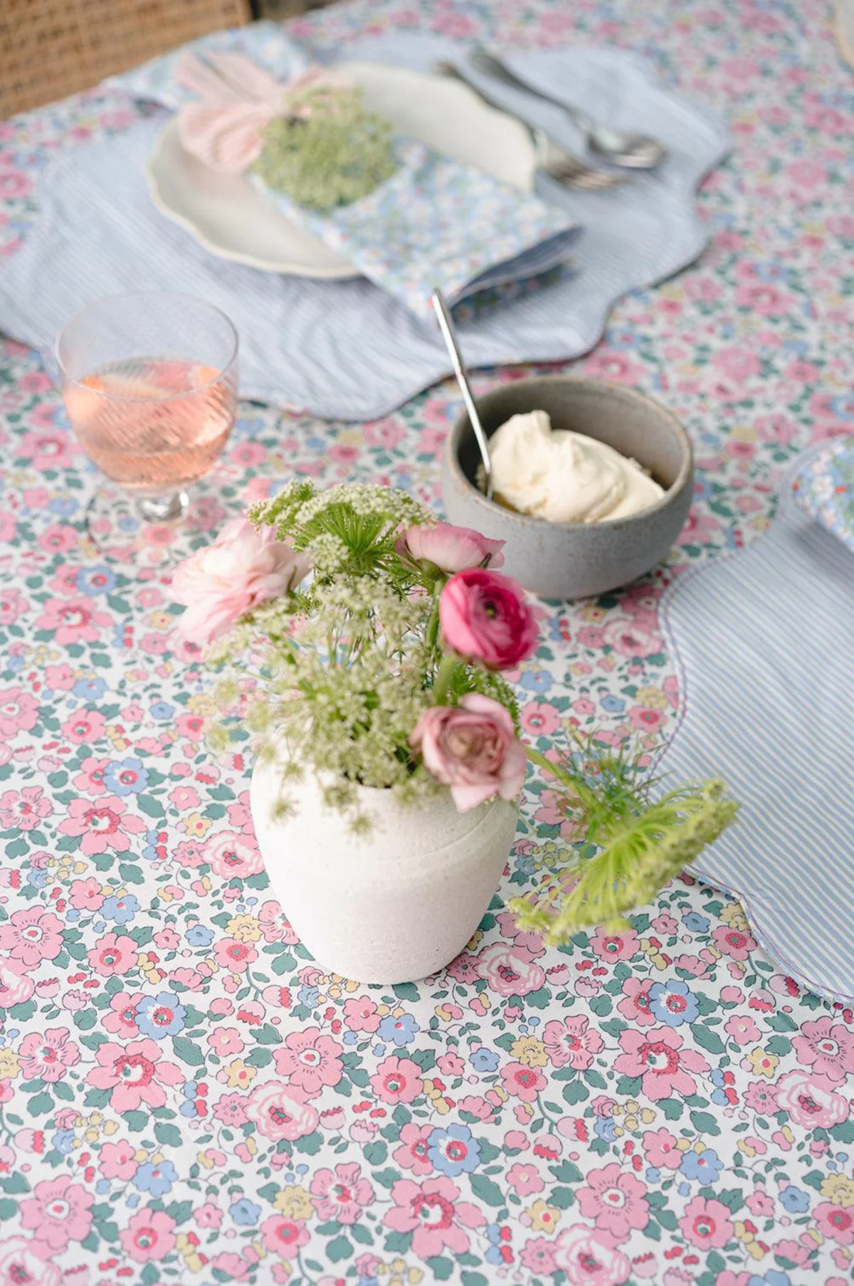 Betsy Blossom Pink Tablecloth 150x350cm - Image 2