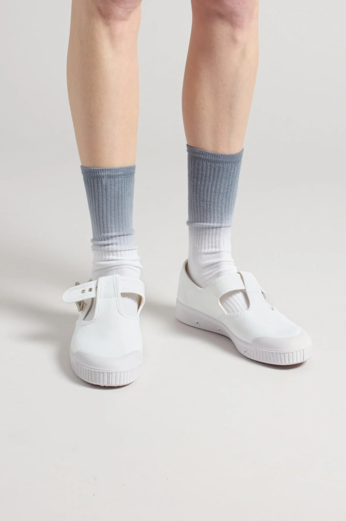 Classic J2 White Canvas - Image 2