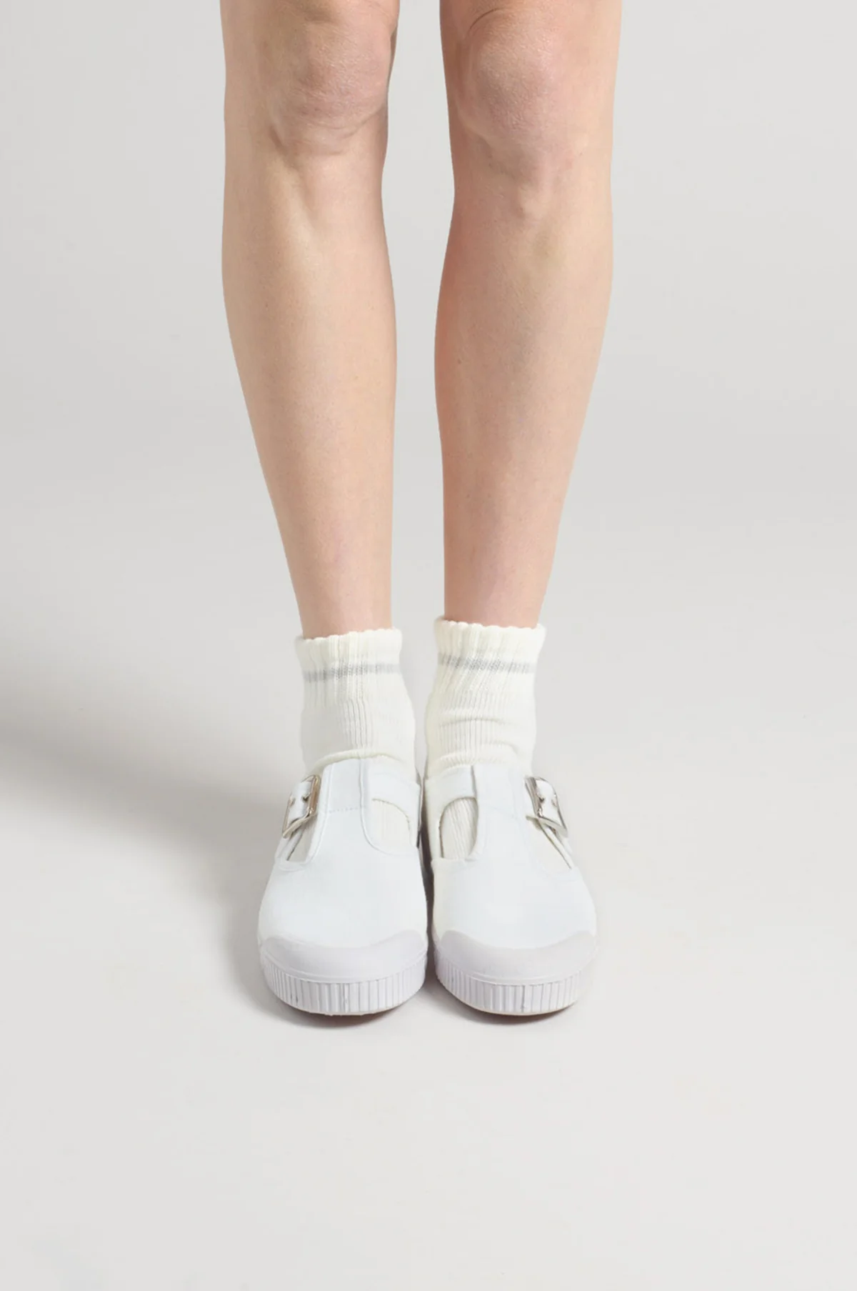 Classic J2 White Canvas - Image 4