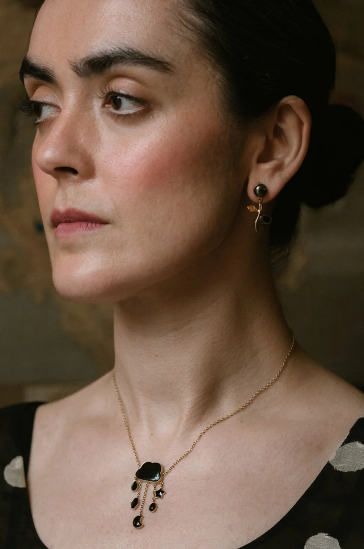 Cloud and Rain Chain Drop Jet Necklace - Image 3