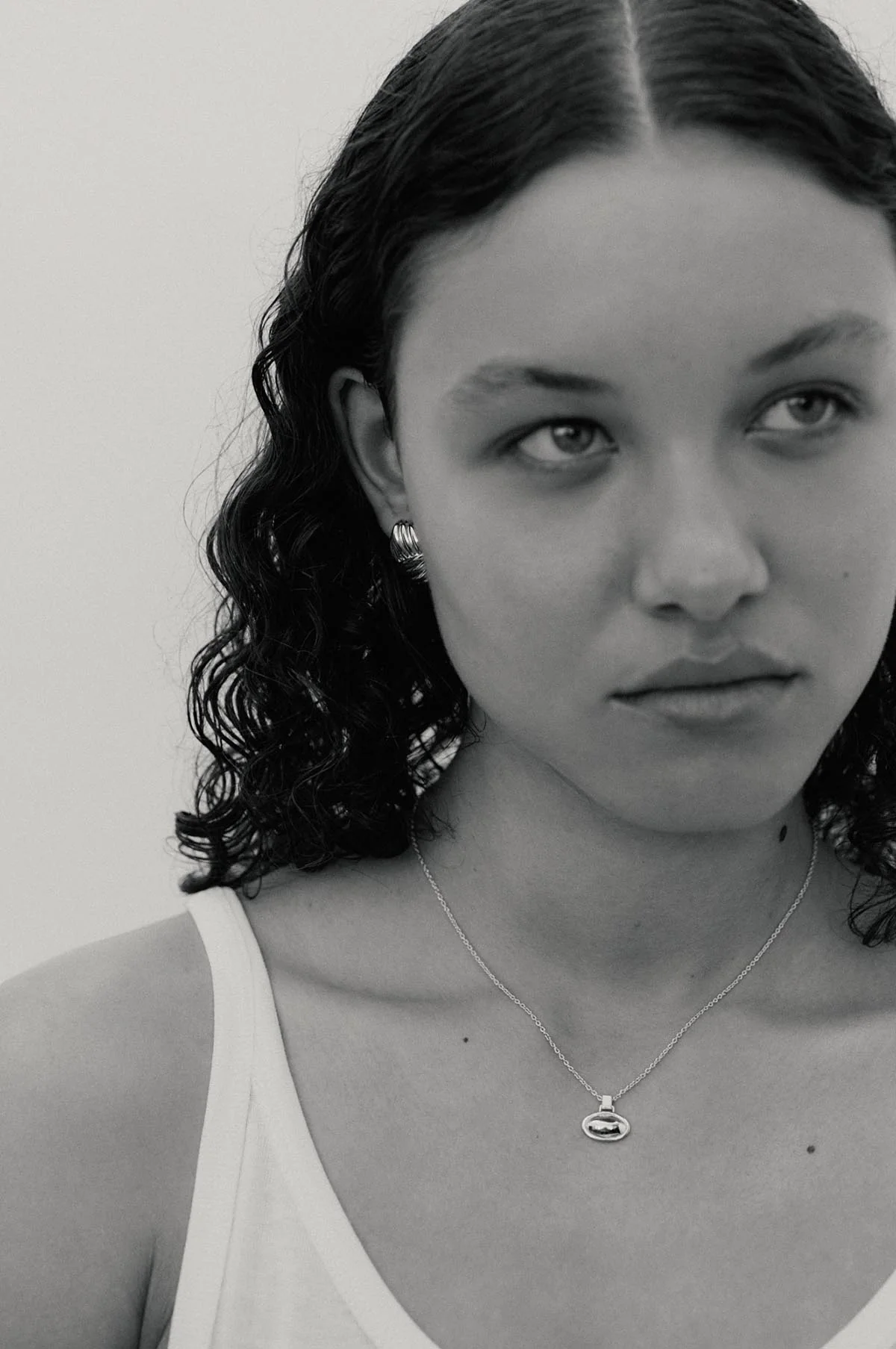 Contour Silver Necklace - Image 4
