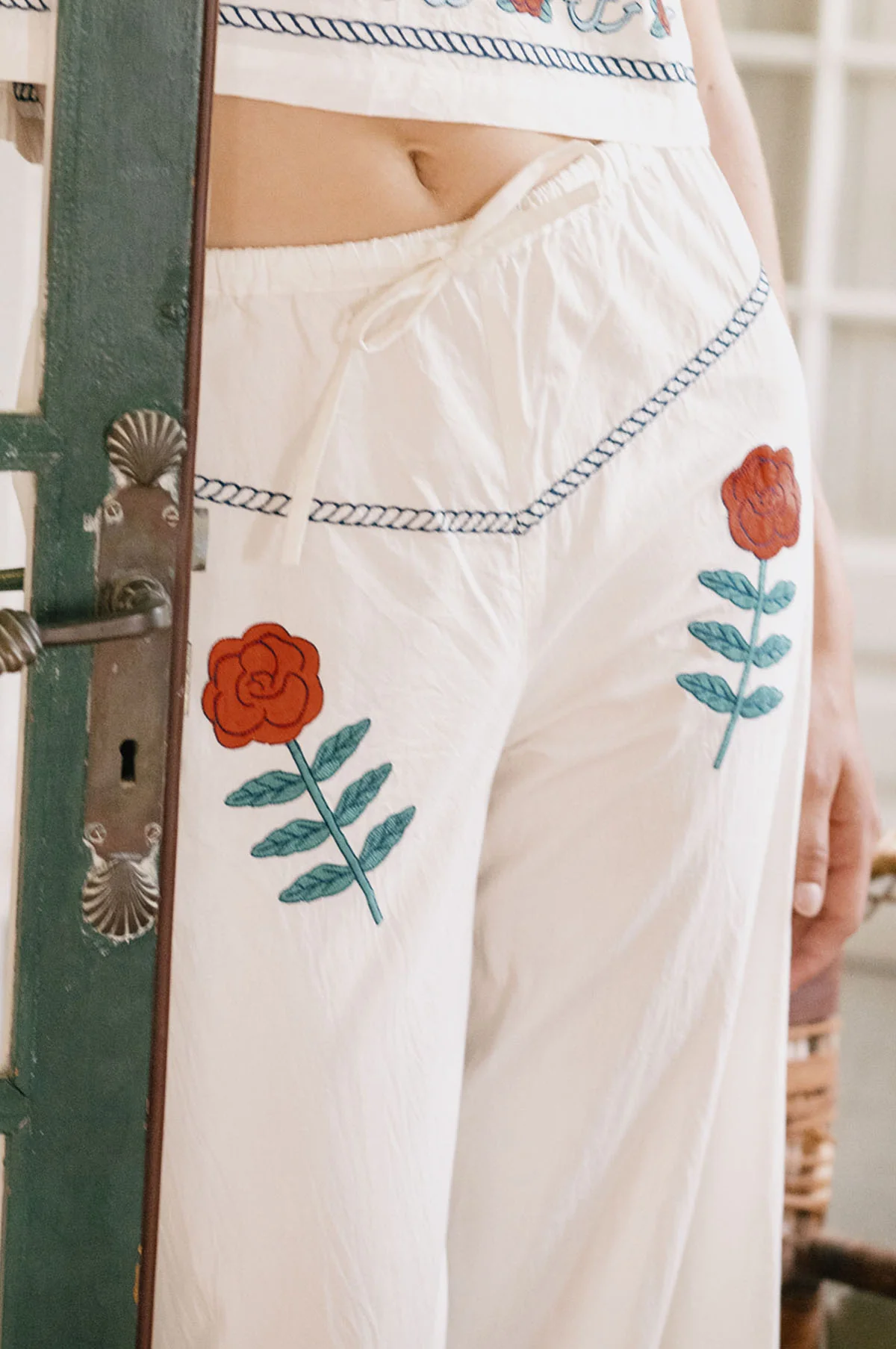 Embroidered Pants Off-White - Image 4