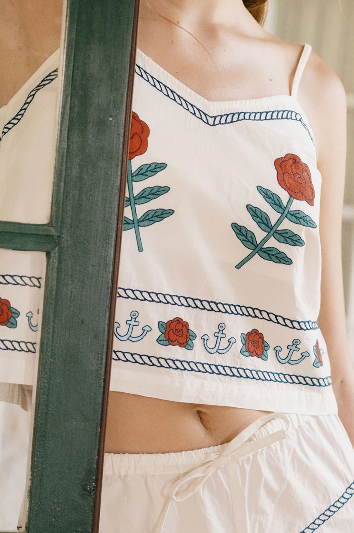 Embroidered Straps Top Off-White - Image 4