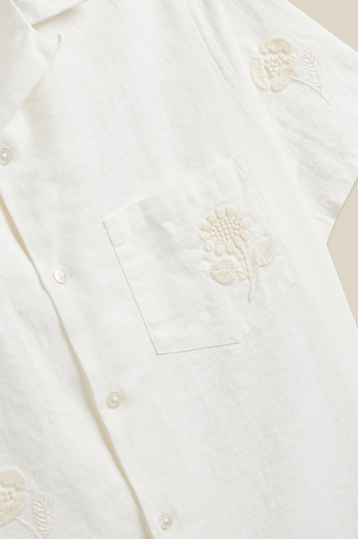 Embroidery Nature Ramie Shirt Ecru - Image 3