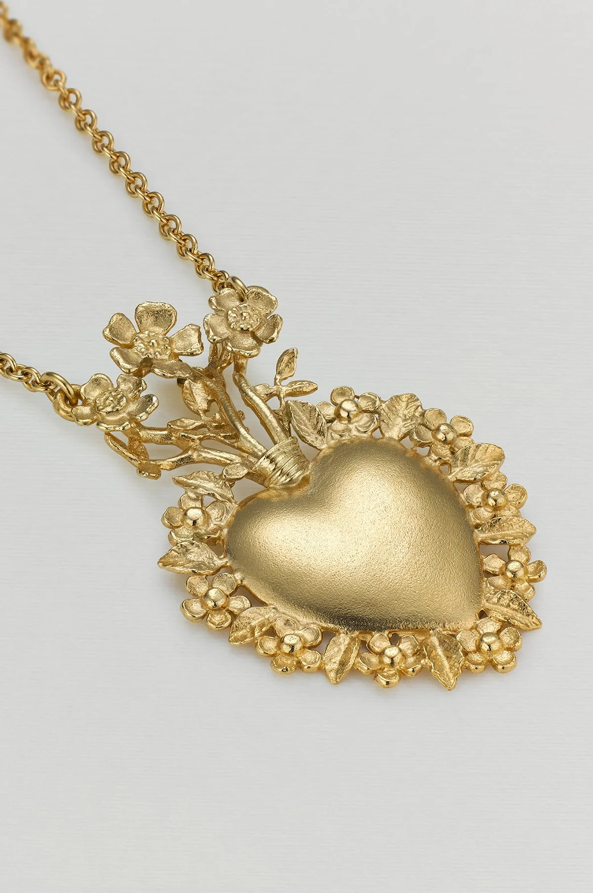 Floral Sacred Heart Necklace Gold - Image 2