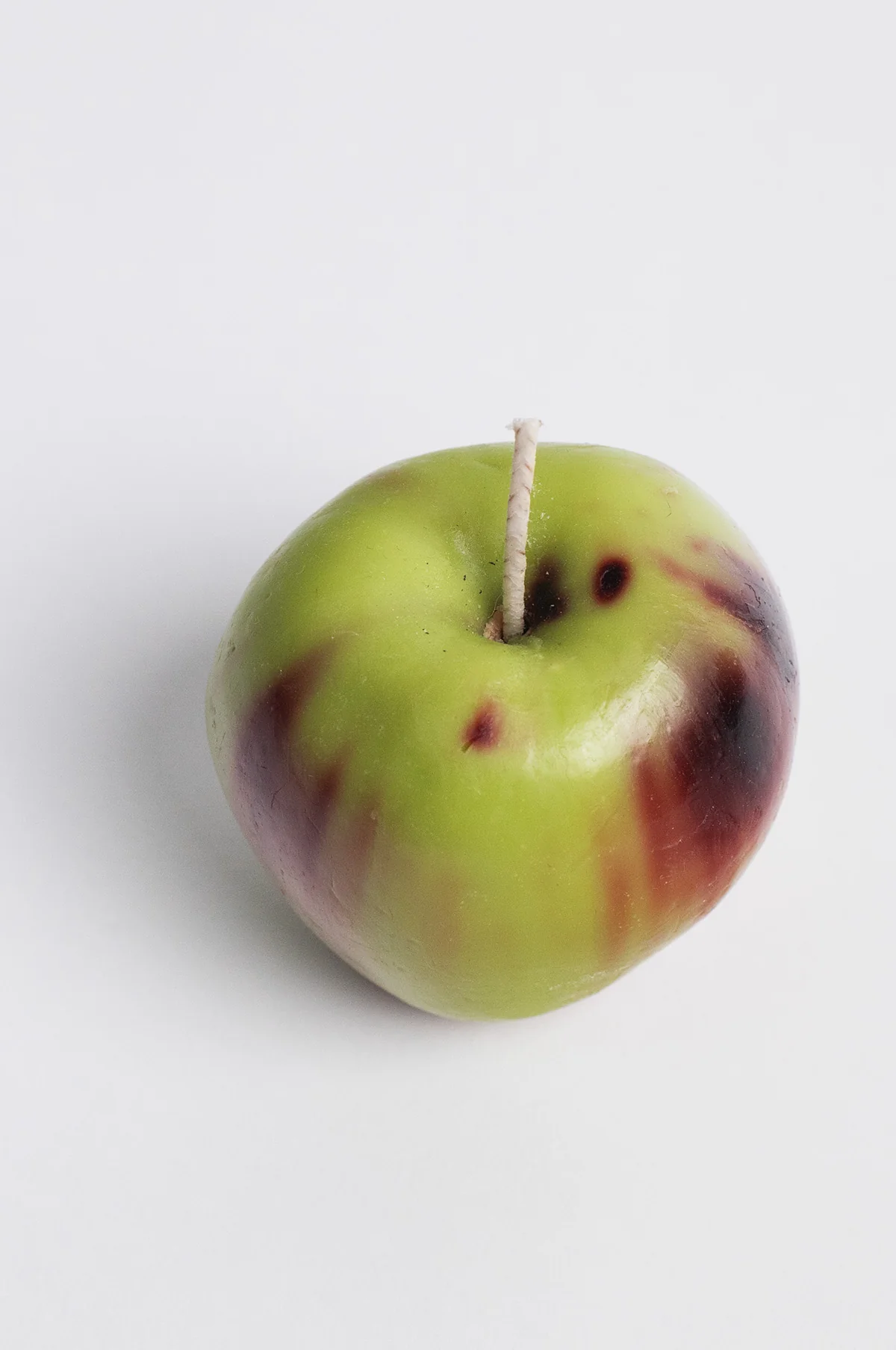 Gala Apple Candle - Image 2