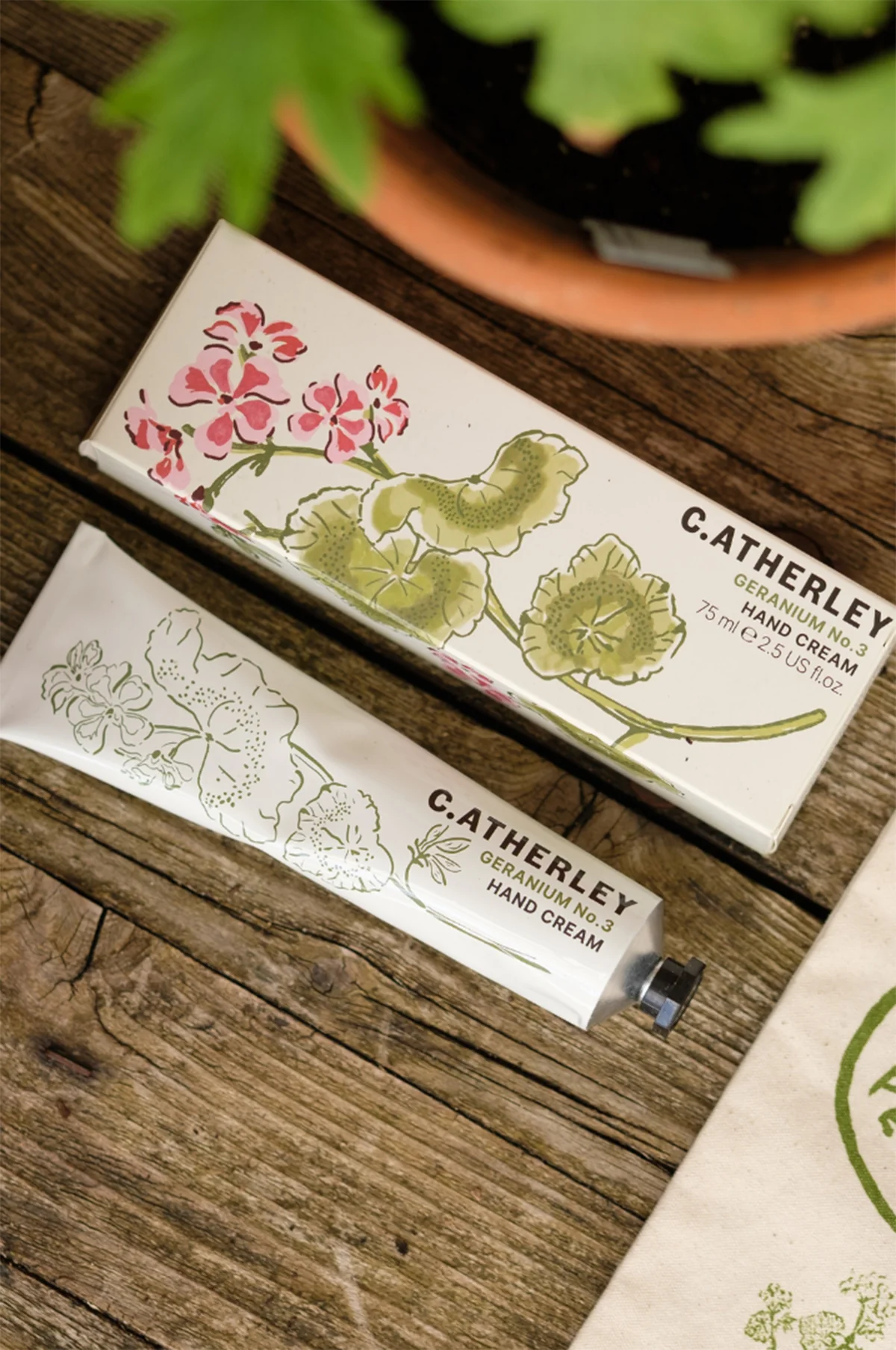 Geranium No.03 Hand Cream 75ml - Image 3