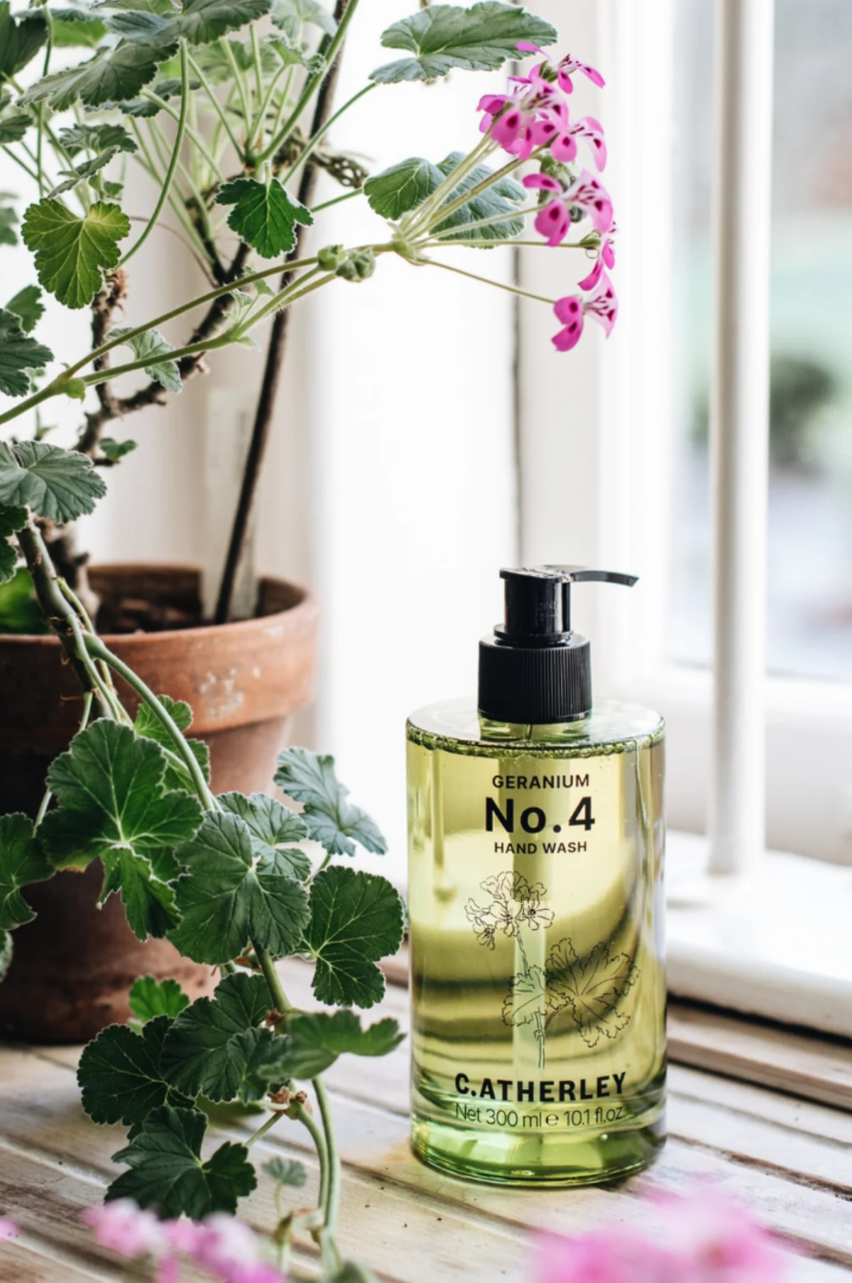 Geranium No.04 Handwash 300ml - Image 2