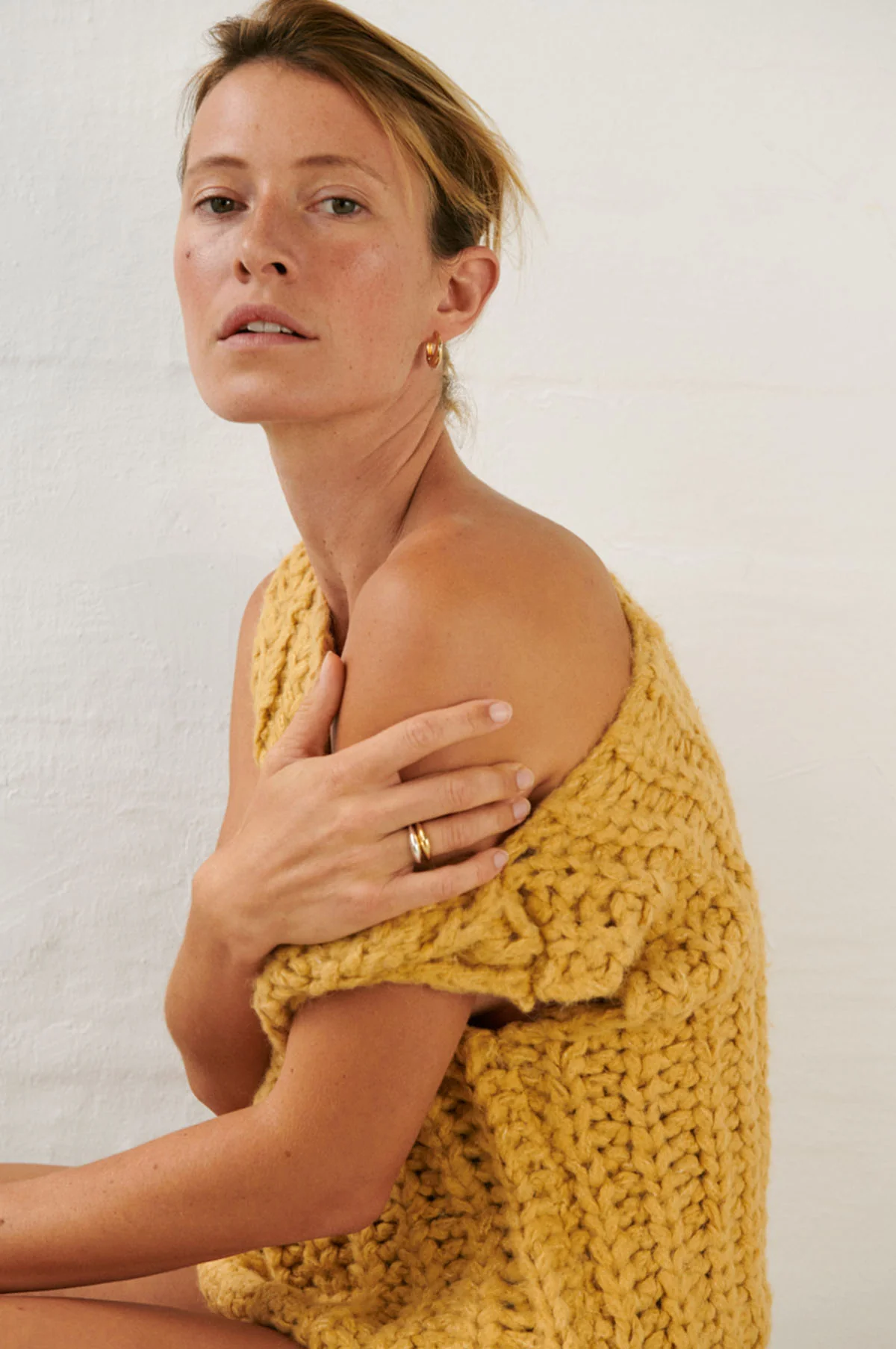 Globe Gold Huggies - Image 3
