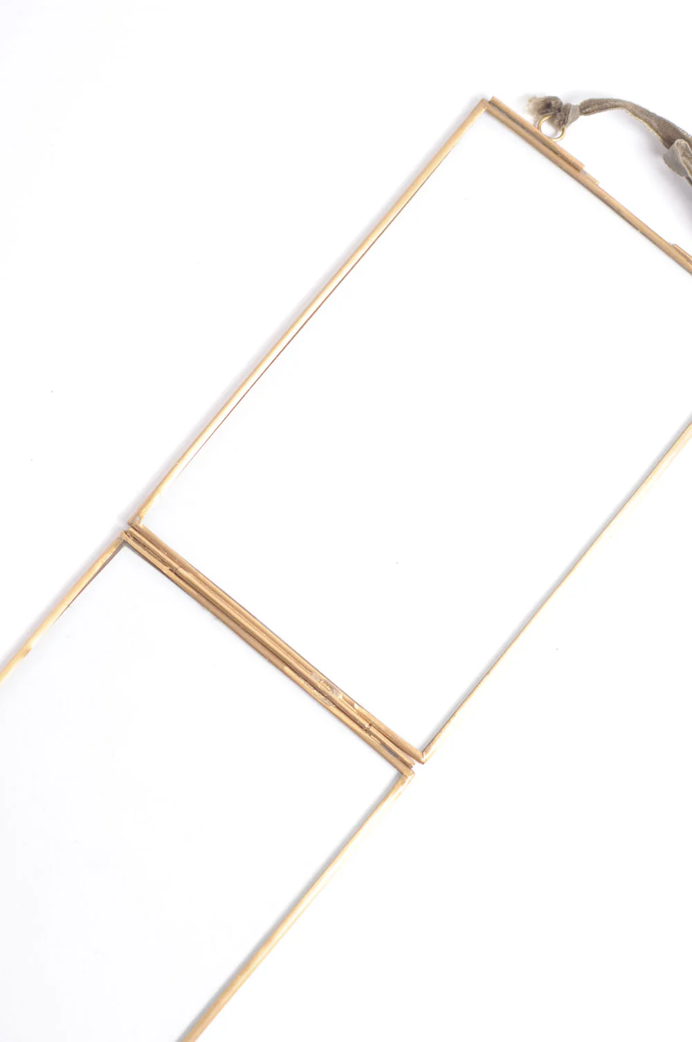 Hanging Brass Frame 15x10cm - Image 3