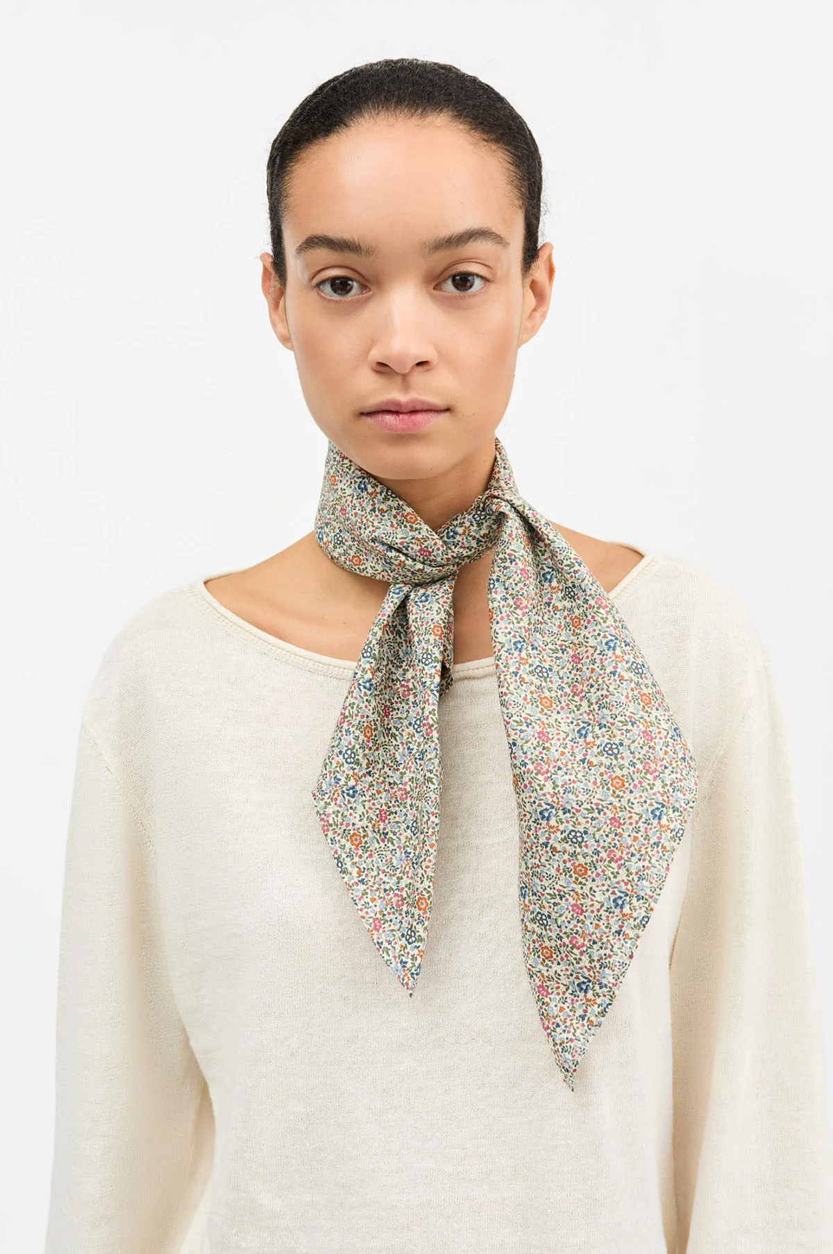 Hope Scarf Flower Field - Image 2