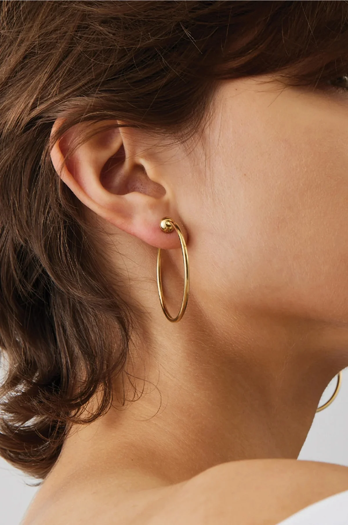 Icon Small Gold Hoop Earrings - Image 4