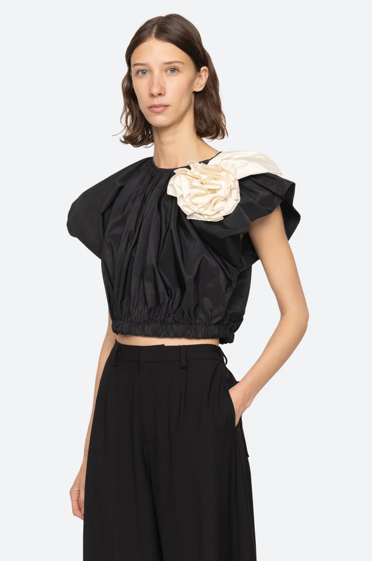 Laurie Solid Flutter Slv Top Black - Image 2
