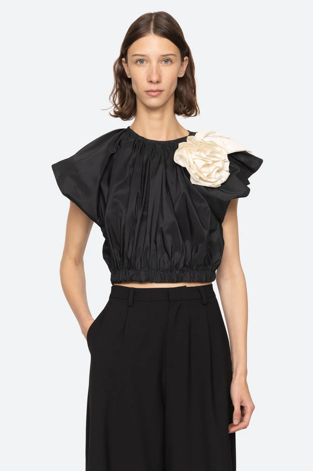 Laurie Solid Flutter Slv Top Black - Image 4
