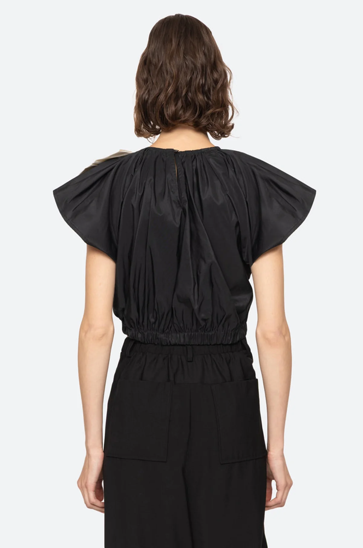 Laurie Solid Flutter Slv Top Black - Image 5