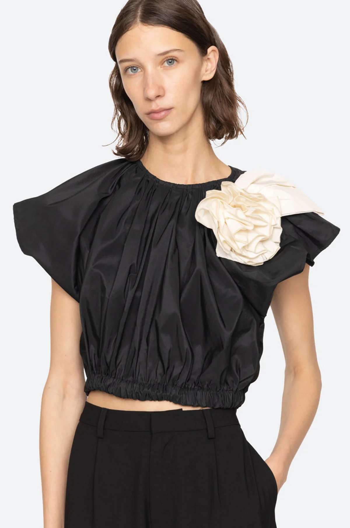 Laurie Solid Flutter Slv Top Black - Image 8