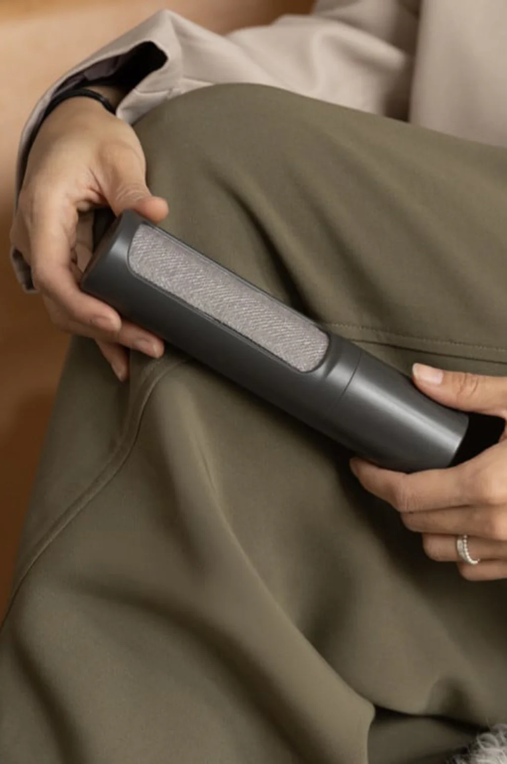 Lint Brush Dark Grey - Image 4