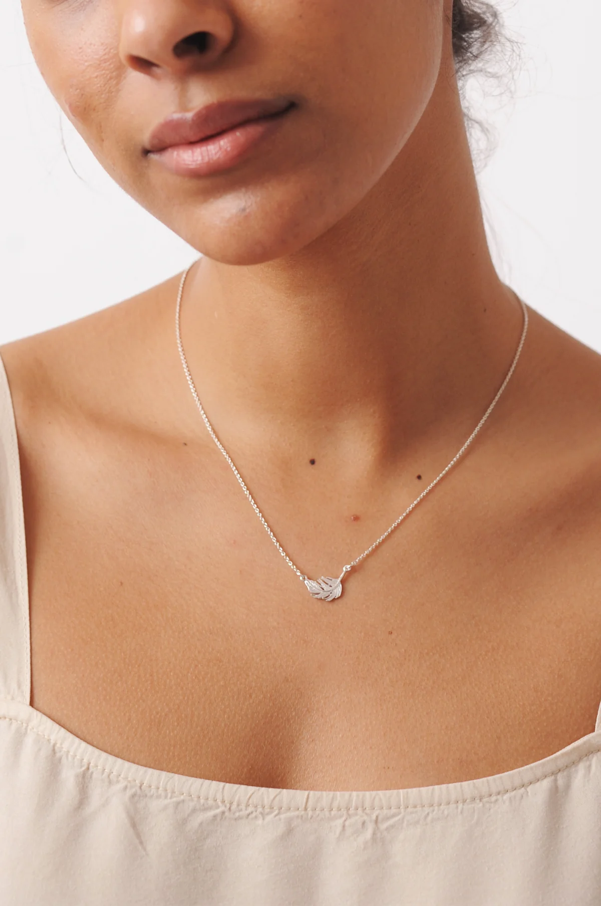 Little Feather Inline Necklace Silver - Image 2