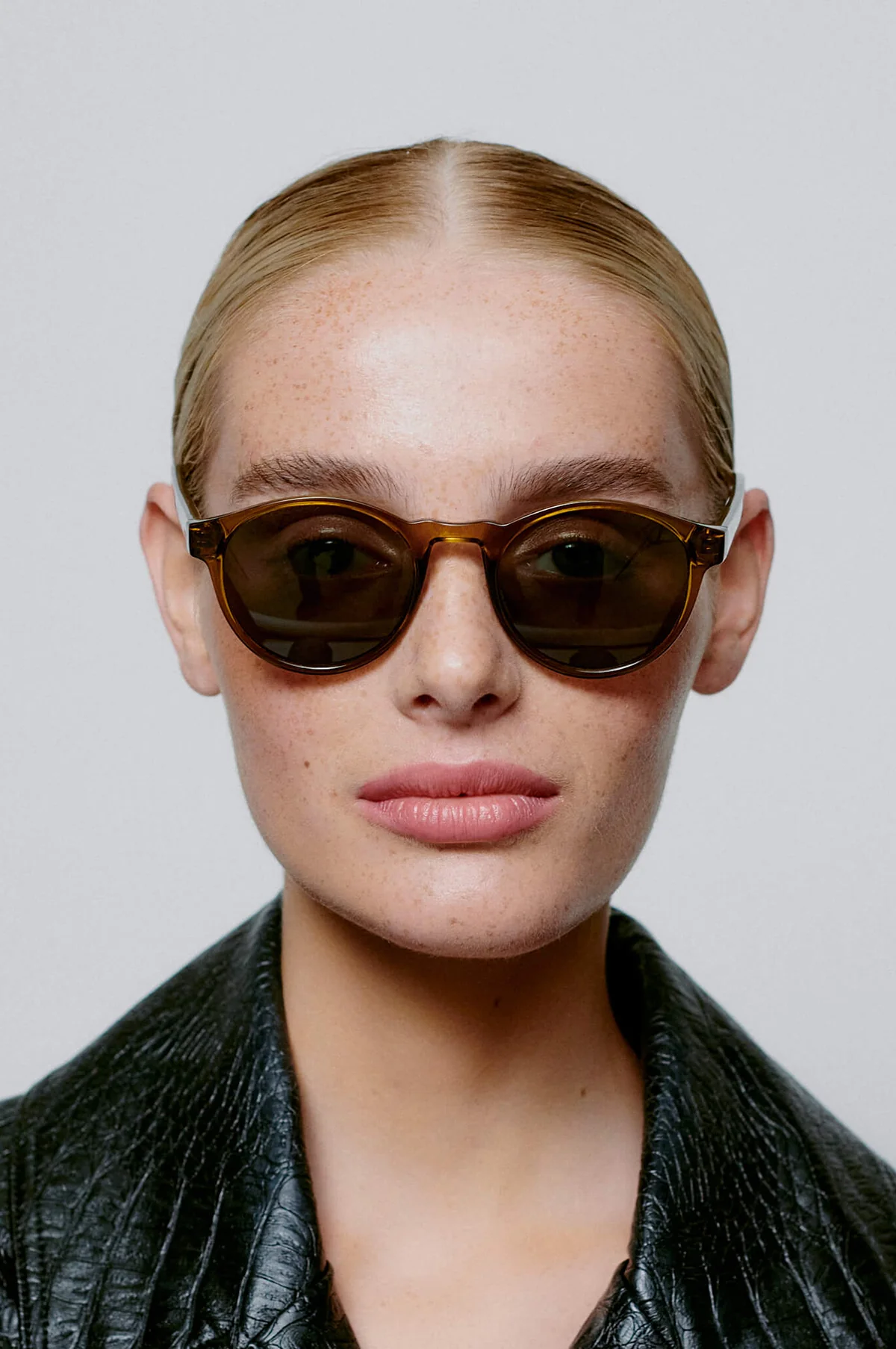 Marvin Sunglasses Smoke Transparent - Image 3