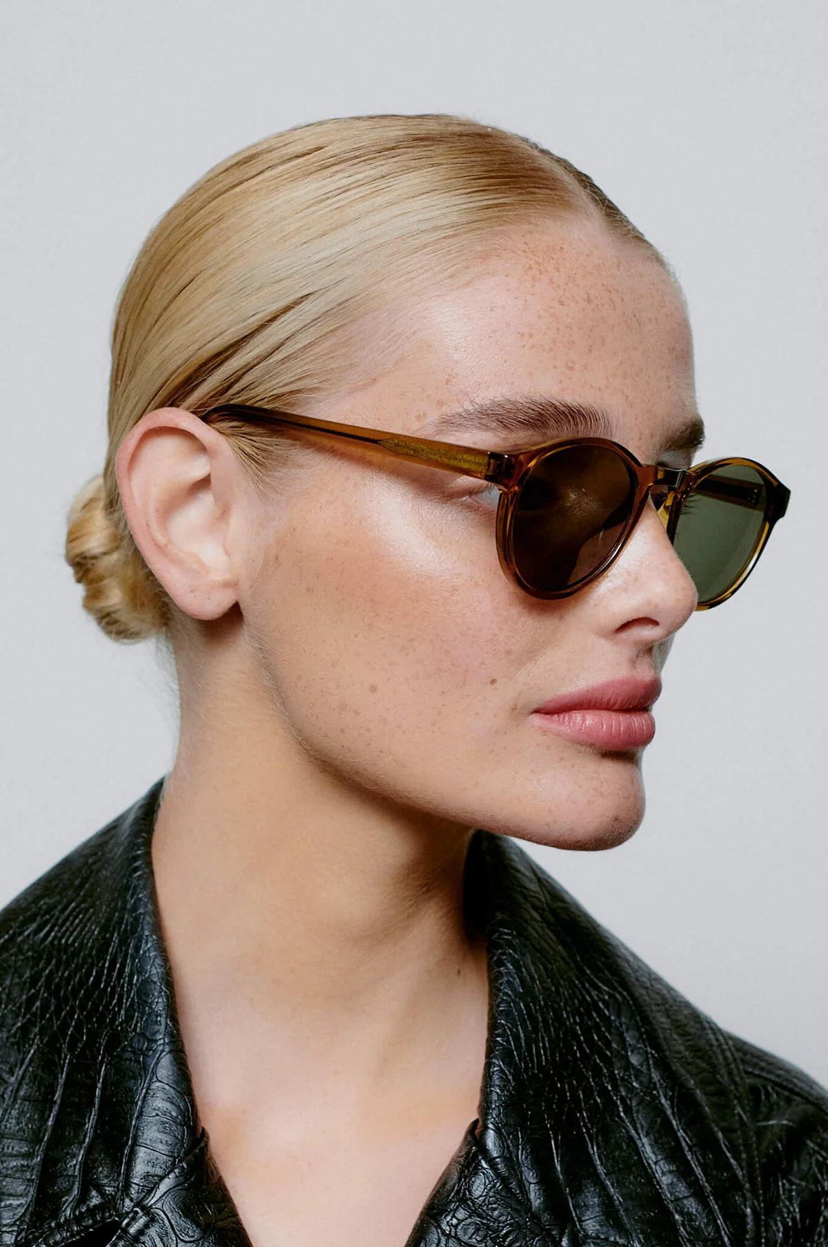 Marvin Sunglasses Smoke Transparent - Image 4