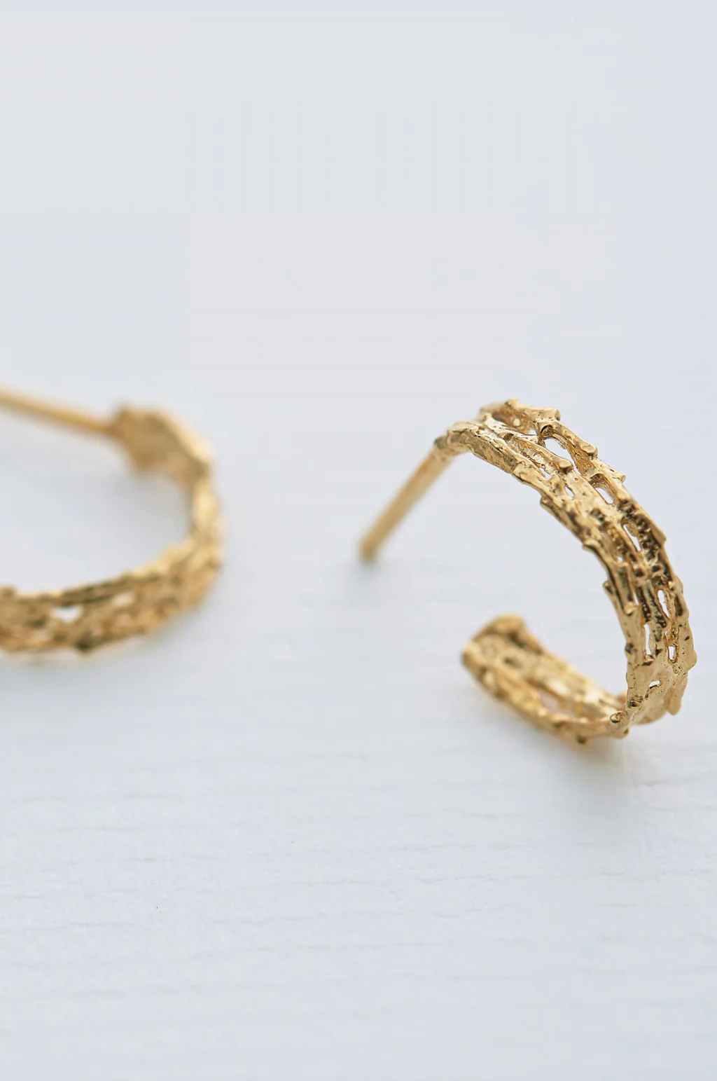 Nest Structure Mini Hoop Earrings Gold Plate - Image 2