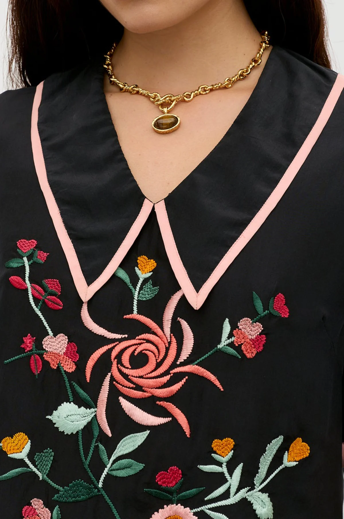 Nicolina Top Frida Embroidery Black - Image 5