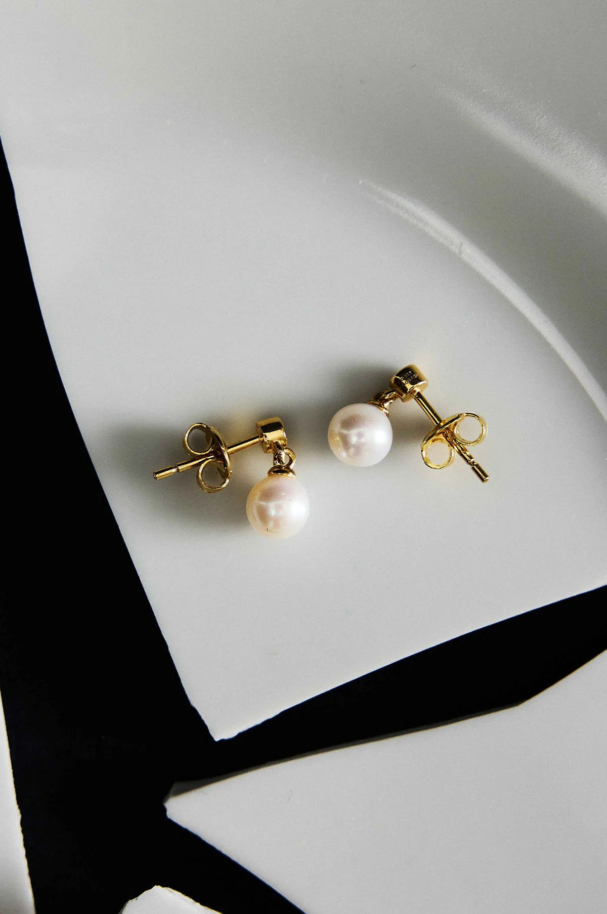 Odile Mini Gold Earrings - Image 4