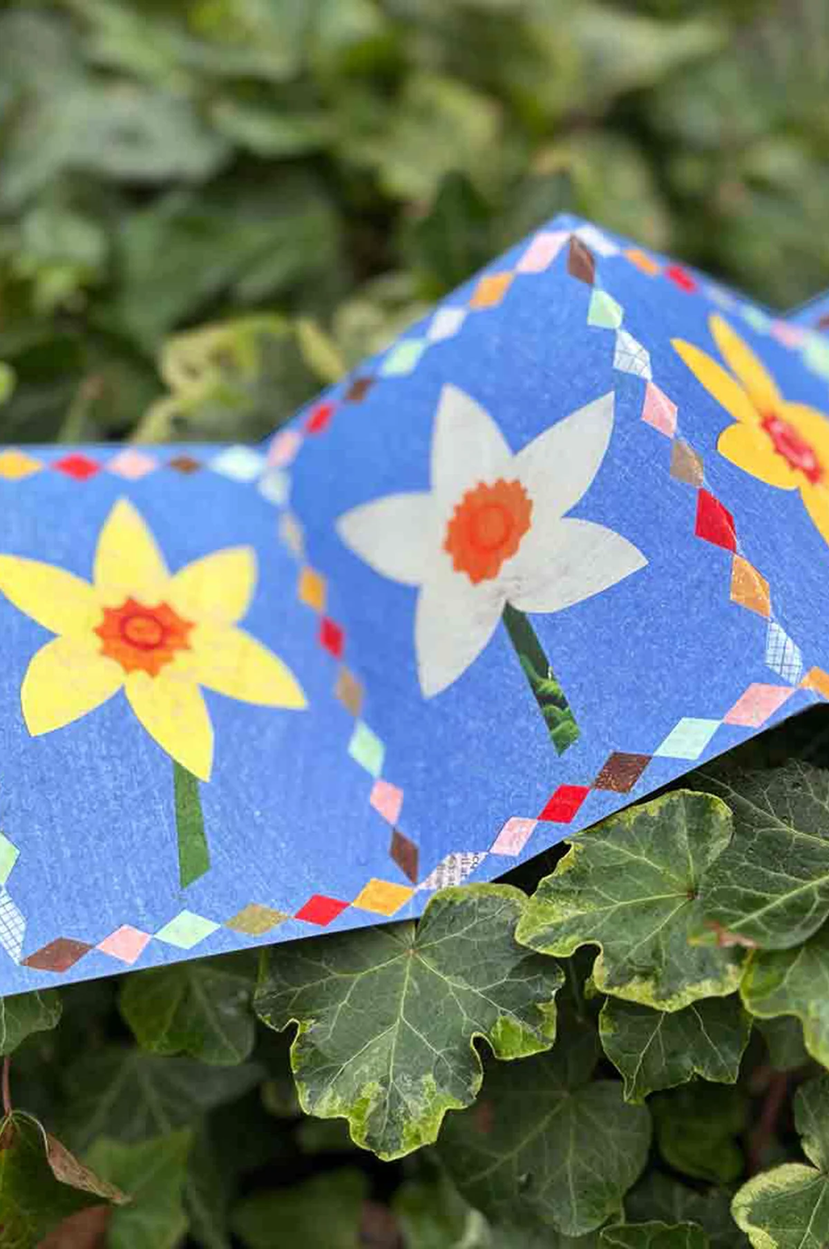 Patchwork Daffodil Concertina Greeting Card - Image 3