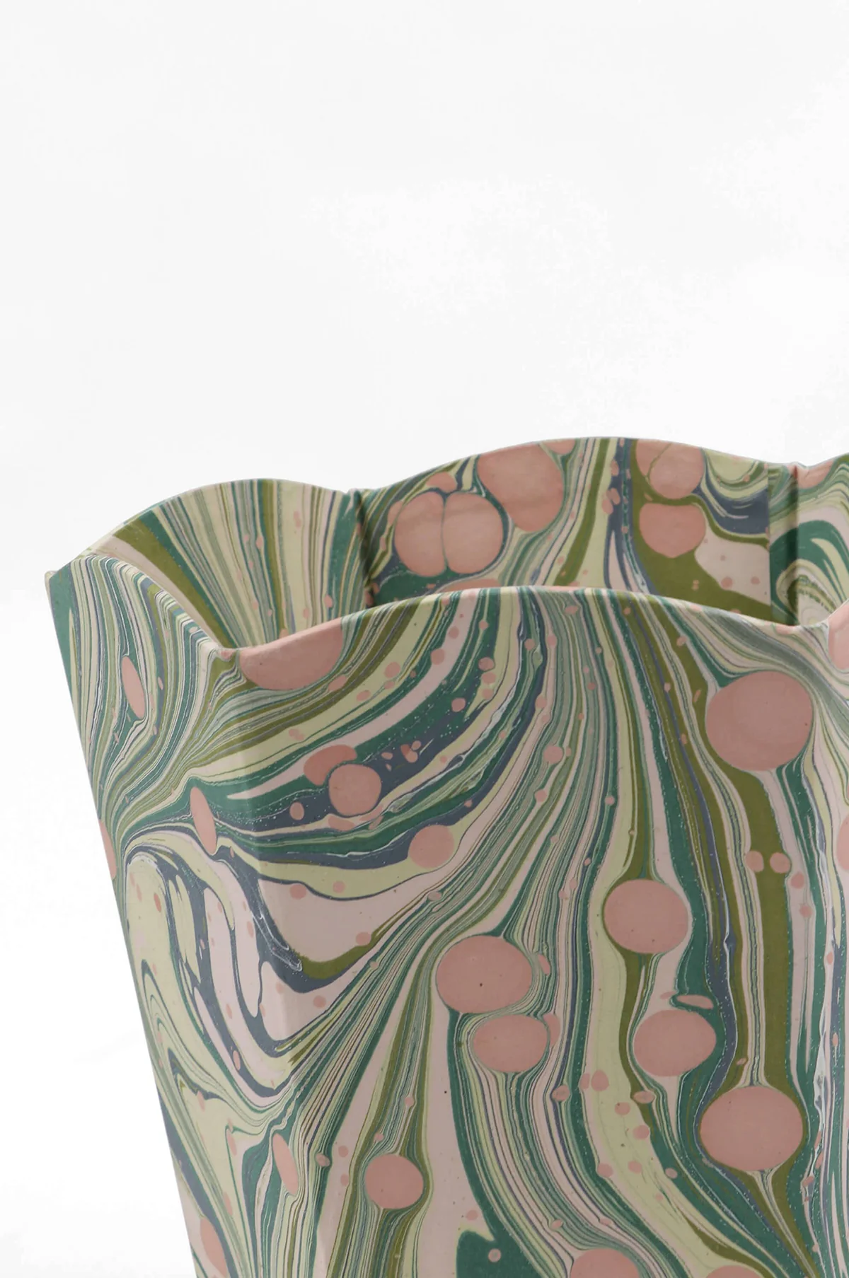 Scalloped Collapsible Basket Moss Fire Whirl - Image 2
