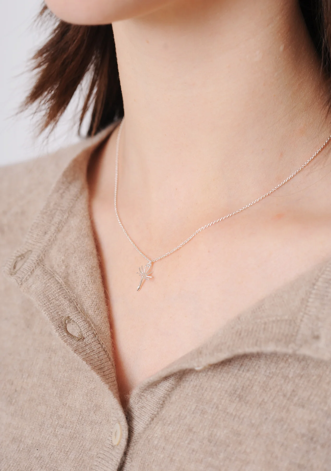 Single Dandelion Fluff Necklace Silver - Image 4