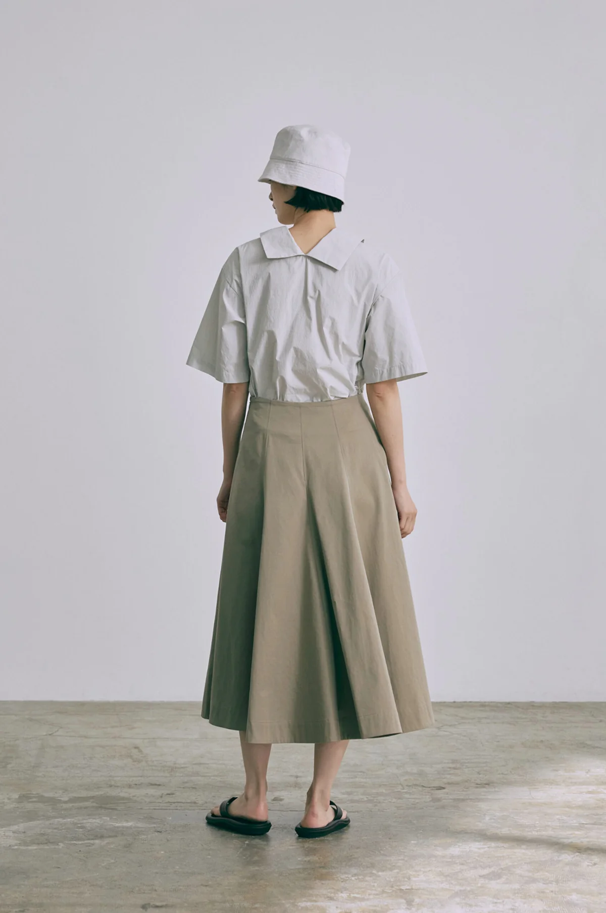 Tangle Chino Skirt Kaki - Image 3