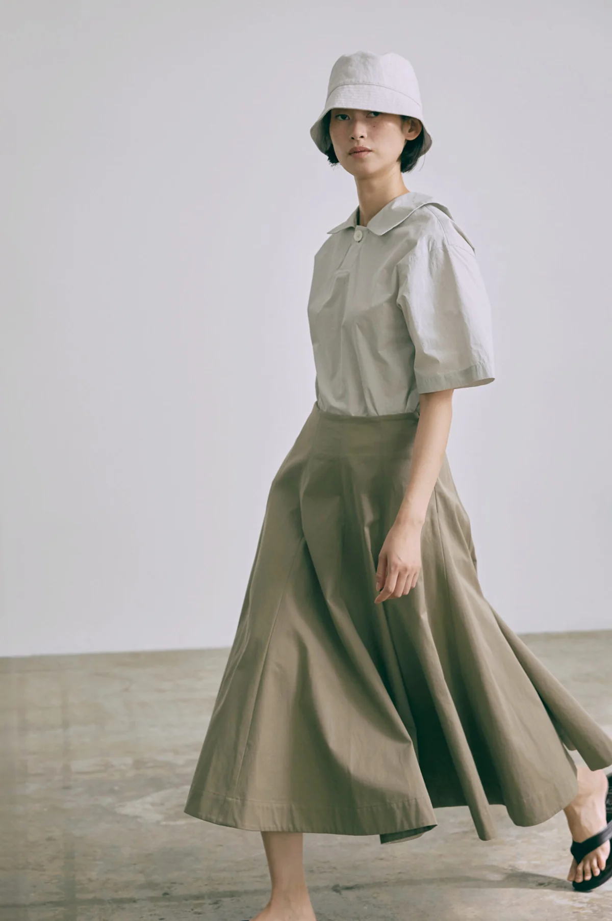 Tangle Chino Skirt Kaki - Image 4