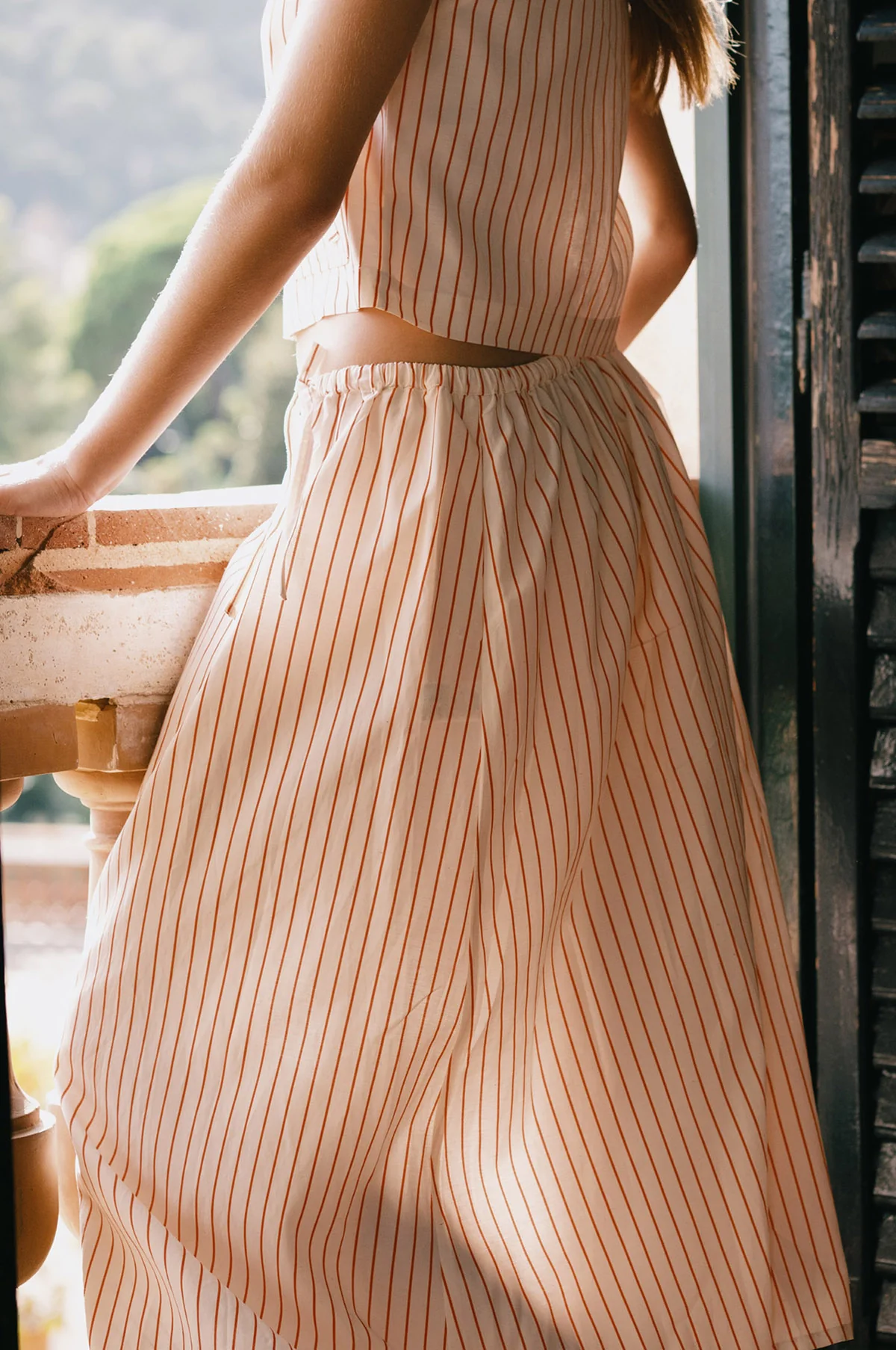Thin Stripes Bow Skirt Off-White - Image 3