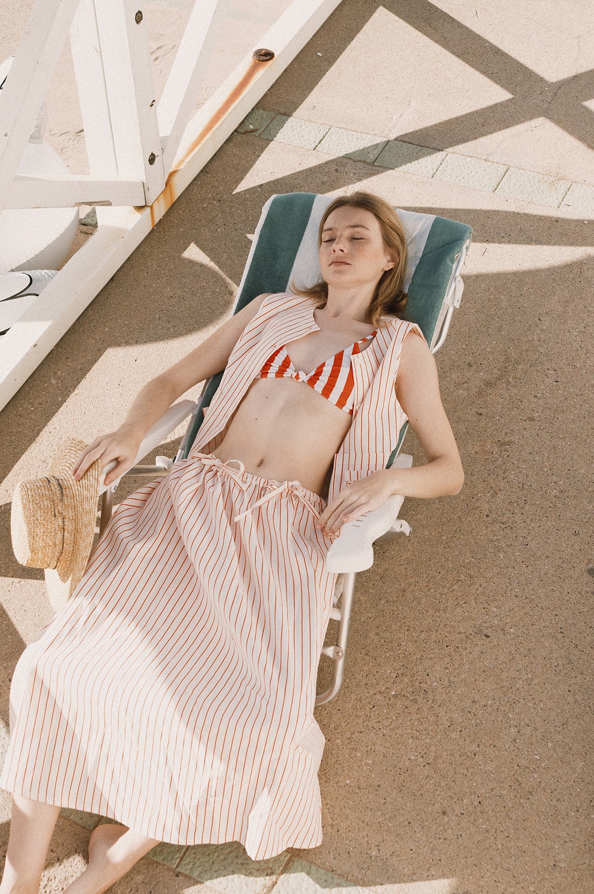 Thin Stripes Bow Skirt Off-White - Image 4