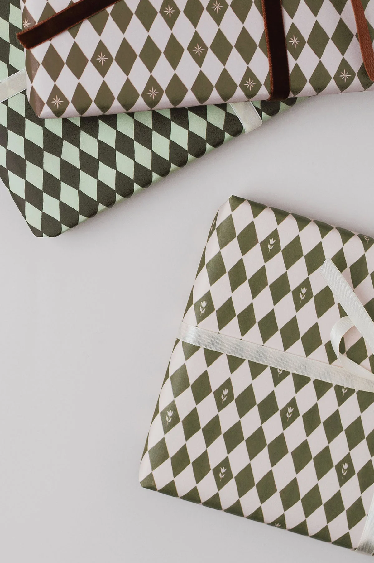 Tulip Diamond Green Harlequin Wrapping Paper Set of 3 Sheets - Image 3