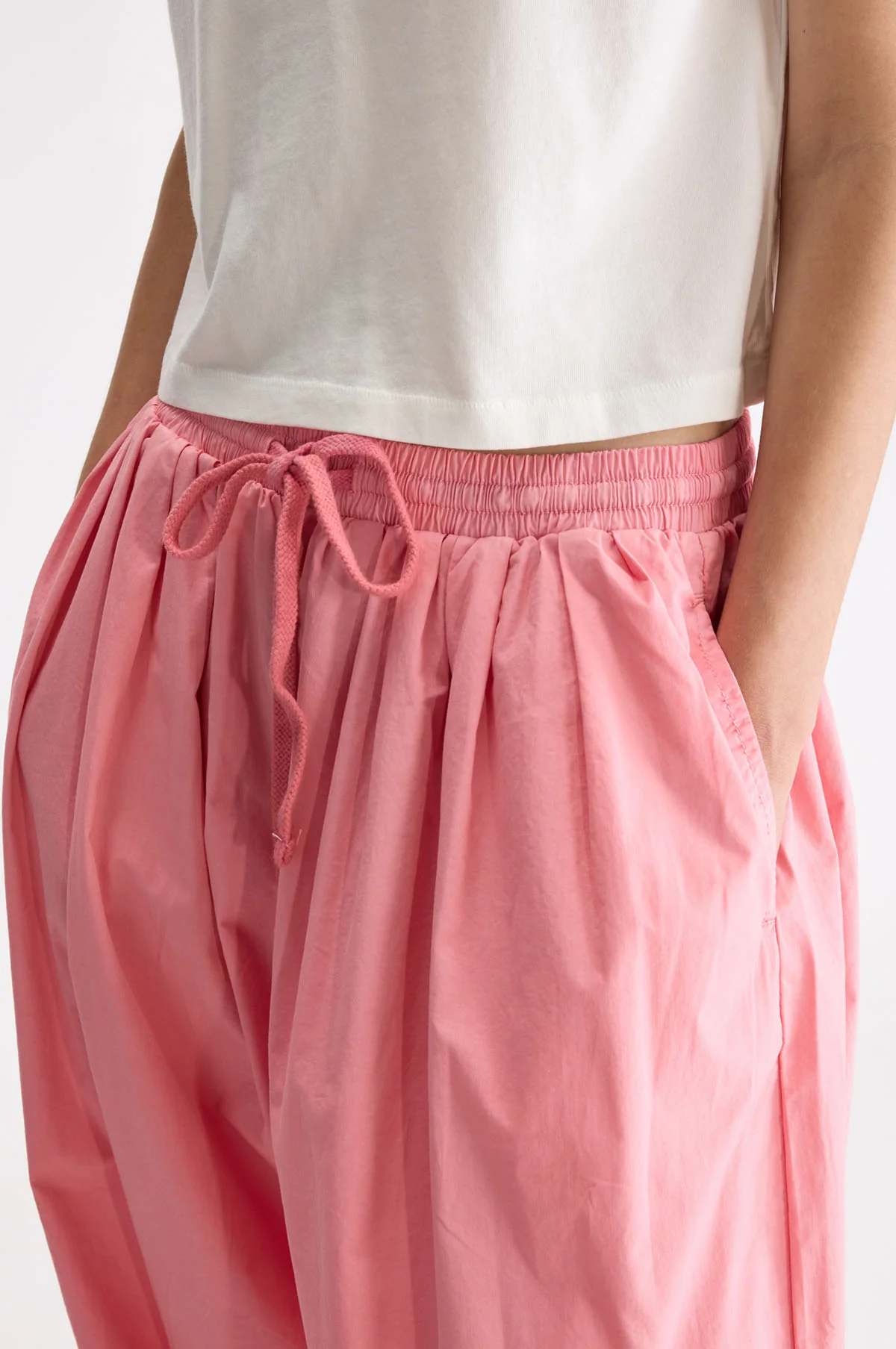 Whisper Pant Geranium - Image 5